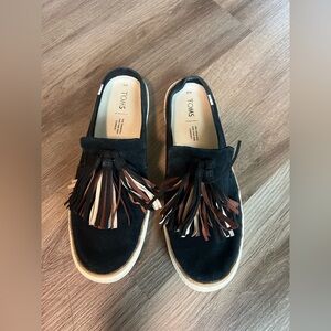 Women's Toms Black Suede Sunrise Mule Tassel Slip On Shoes